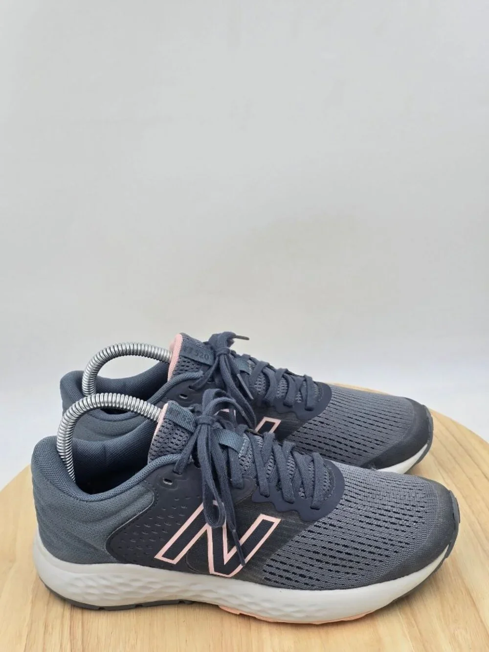 New Balance Womens 520 V7 Gray Running Shoes Sneakers W520LP7 sz 8